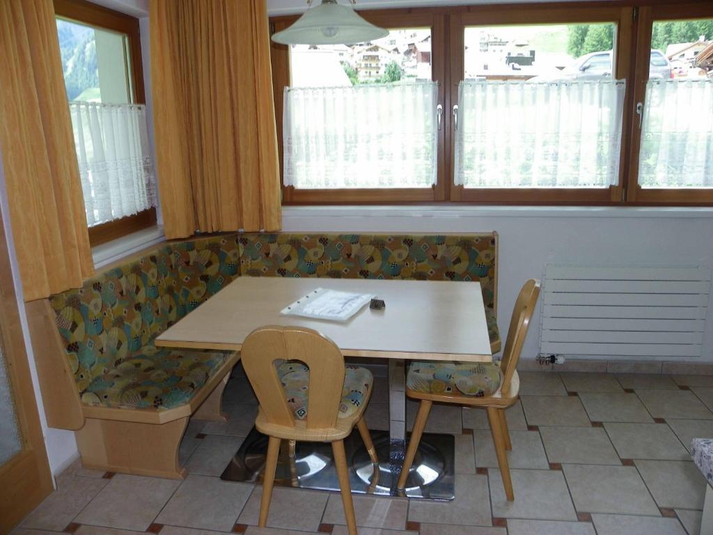 Chasa Vaidum Apartment Samnaun Bilik gambar