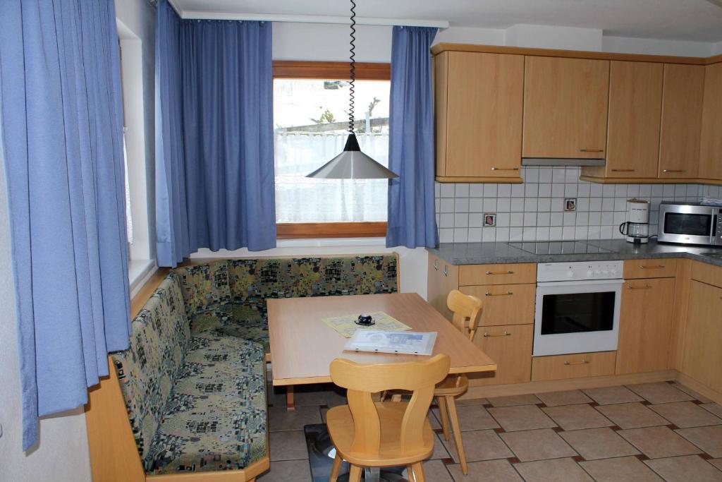 Chasa Vaidum Apartment Samnaun Bilik gambar